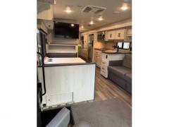 2022 Winnebago Adventurer 29b, $ 99,000