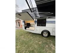 2022 Winnebago Adventurer 29b, $ 99,000