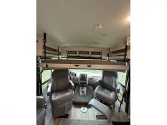 2022 Winnebago Adventurer 29b, $ 99,000