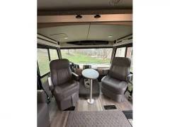 2022 Winnebago Adventurer 29b, $ 99,000