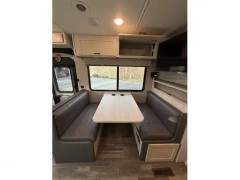 2022 Winnebago Adventurer 29b, $ 99,000