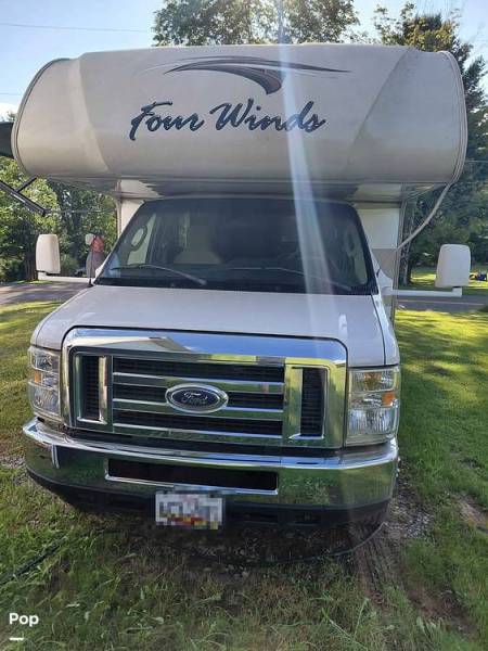 2017 Thor Motor Coach Four Winds 26B, $ 55,000