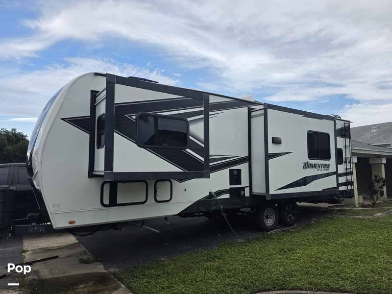 2022 Grand Design Momentum 28G, $ 38,900