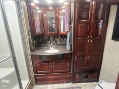 2018 Fleetwood Discovery 40D LXE, $ 168,400