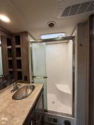 2019 Winnebago Forza 38F, $ 120,000