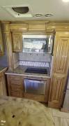 2015 Thor Motor Coach Tuscany 40KQ, $ 176,000