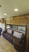 2015 Thor Motor Coach Tuscany 40KQ, $ 176,000