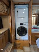 2015 Thor Motor Coach Tuscany 40KQ, $ 176,000