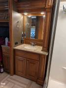 2015 Thor Motor Coach Tuscany 40KQ, $ 176,000