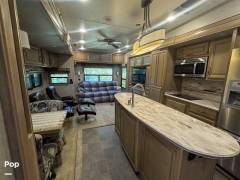 2015 CrossRoads Redwood 38GK, $ 42,800