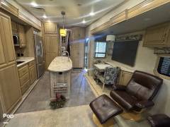 2015 CrossRoads Redwood 38GK, $ 42,800