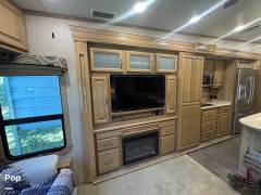 2015 CrossRoads Redwood 38GK, $ 42,800