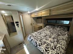 2015 CrossRoads Redwood 38GK, $ 42,800