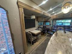 2015 CrossRoads Redwood 38GK, $ 42,800