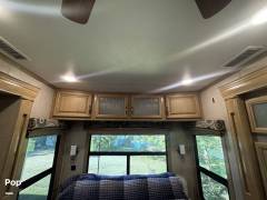 2015 CrossRoads Redwood 38GK, $ 42,800