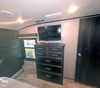 2021 Jayco Eagle 355MBQS, $ 40,000
