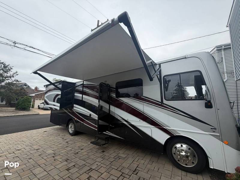2022 Fleetwood Fortis 32RW, $ 115,000