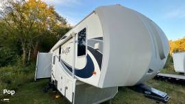 2017 Northwood Arctic Fox 32-5M, $ 35,000