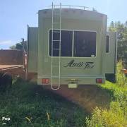 2017 Northwood Arctic Fox 32-5M, $ 35,000