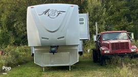 2017 Northwood Arctic Fox 32-5M, $ 35,000