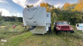 2017 Northwood Arctic Fox 32-5M, $ 35,000