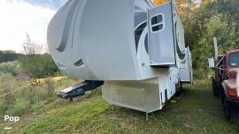 2017 Northwood Arctic Fox 32-5M, $ 35,000