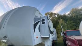 2017 Northwood Arctic Fox 32-5M, $ 35,000