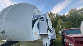 2017 Northwood Arctic Fox 32-5M, $ 35,000