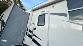 2017 Northwood Arctic Fox 32-5M, $ 35,000