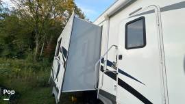 2017 Northwood Arctic Fox 32-5M, $ 35,000