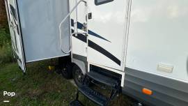 2017 Northwood Arctic Fox 32-5M, $ 35,000
