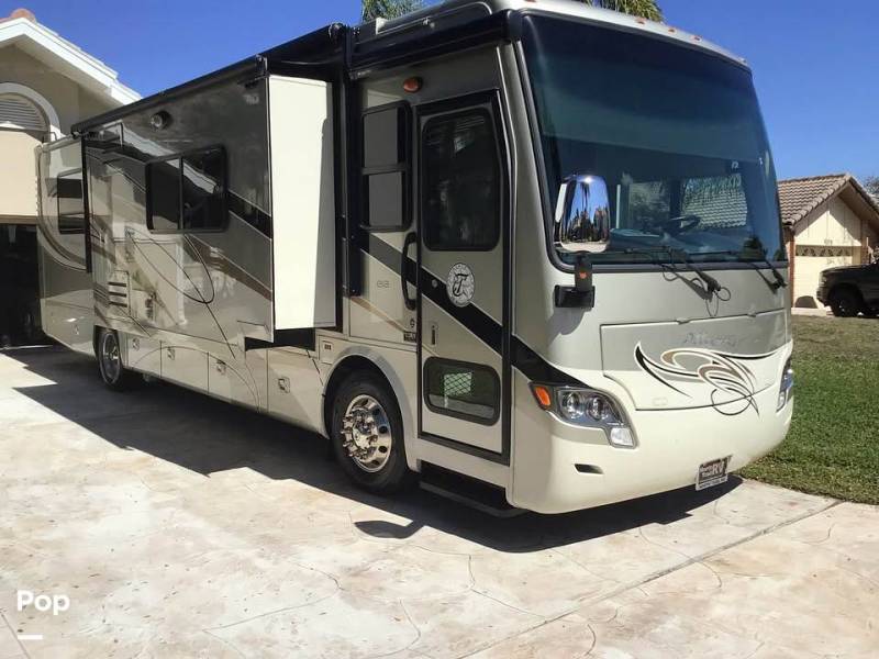 2012 Tiffin Allegro Breeze 32BR, $ 83,400