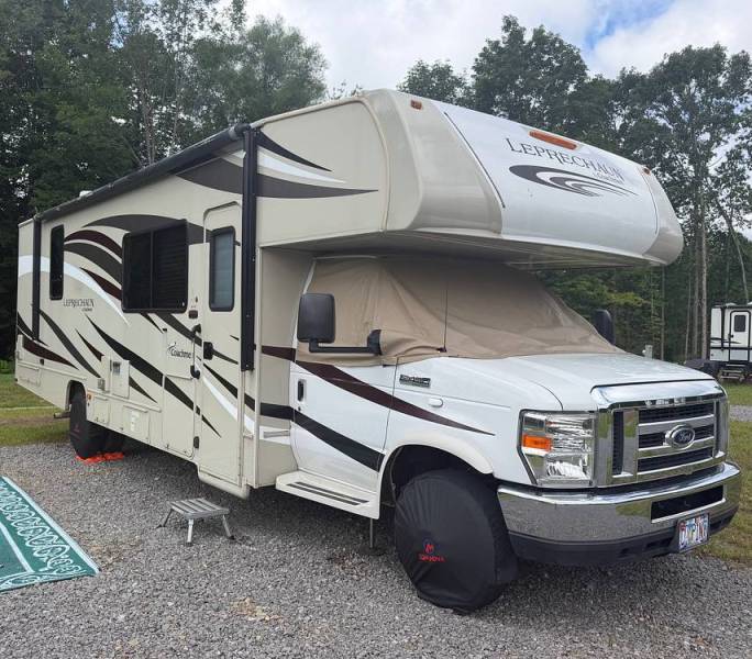2017 Coachmen Leprechaun 311FS, $ 65,500