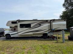 2017 Coachmen Leprechaun 311FS, $ 65,500