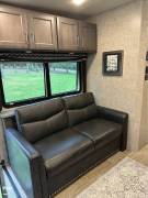 2022 Thor Motor Coach Outlaw 38MB, $ 159,900