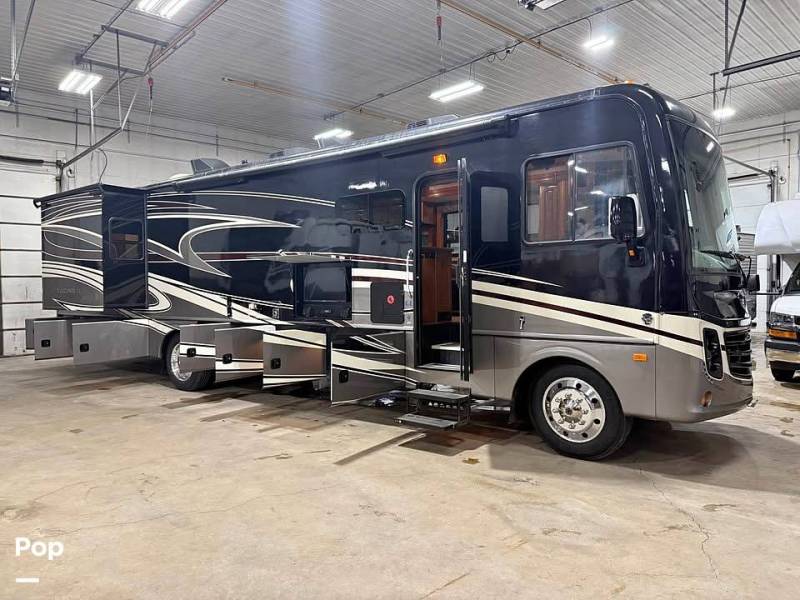 2019 Holiday Rambler Vacationer 36F, $ 105,000