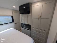 2024 Brinkley Model Z Air 285, $ 64,900