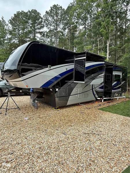 2022 Vanleigh RV Beacon 41LKB, $ 95,000