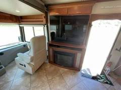 2017 Winnebago Forza 34T, $ 77,800