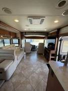 2017 Winnebago Forza 34T, $ 77,800