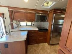 2017 Winnebago Forza 34T, $ 77,800