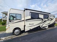 2014 Fleetwood Bounder 35K, $ 60,500