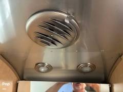 2017 Airstream Flying Cloud 19, $ 45,000