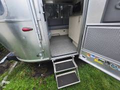 2022 Airstream Flying Cloud 25FB Twin, $ 82,300