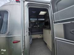 2022 Airstream Flying Cloud 25FB Twin, $ 82,300