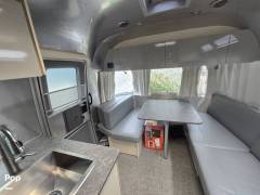2022 Airstream Flying Cloud 25FB Twin, $ 82,300