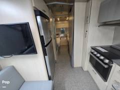 2022 Airstream Flying Cloud 25FB Twin, $ 82,300