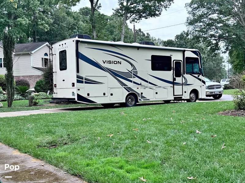 2022 Entegra Coach Vision 29S, $ 75,000