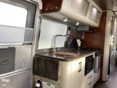 2019 Airstream International 30RB Twin Serenity, $ 98,400