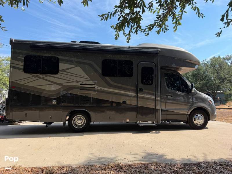 2022 Jayco Melbourne Prestige 24TP, $ 105,000